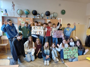 98a6cdb9-47f2-4ee9-ab1e-163d7bb2f768